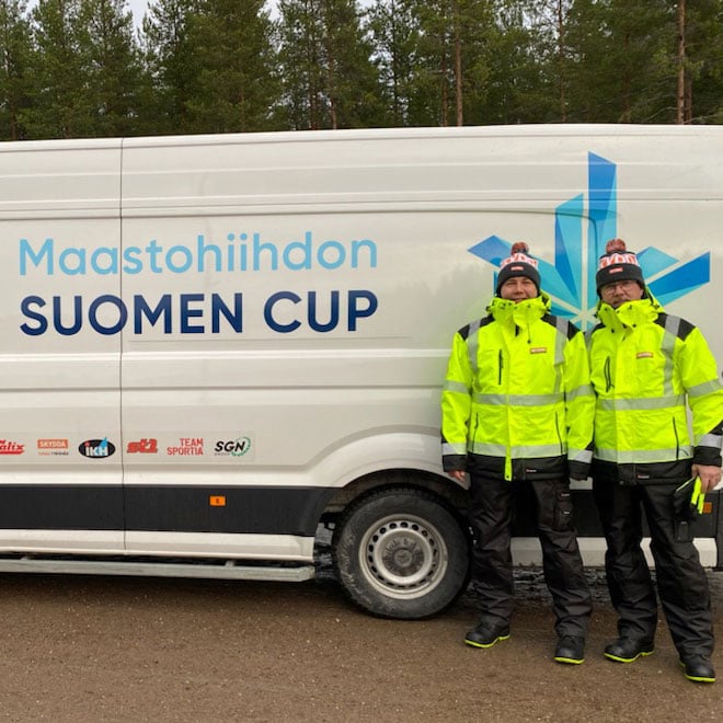 Hiihtoliiton rakennustiimin työvaatteiden pitää toimia kaikenlaisissa olosuhteissa
